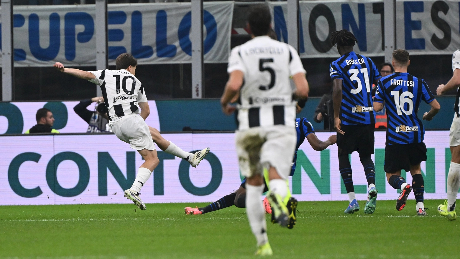 Artistic Juventus 4-4 Borussia Dortmund: Lloyd Kelly Goal Rescues Draw For Old Lady Abstract Nature Artistic Juventus 4-4 Borussia Dortmund: Lloyd Kelly Goal Rescues Draw For Old Lady Abstract Nature